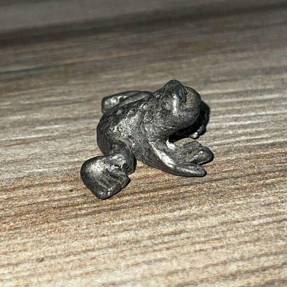 Vintage Frog Bull Tree Toad Mini Pewter Figurine Collectible Prince Cute Crafted - Picture 4 of 7